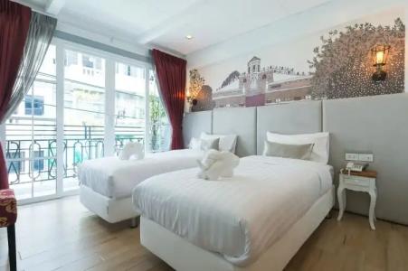 White Ivory Bed And Breakfast - 3