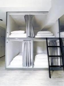 3Howw Hostel @ Sukhumvit 21 - 37