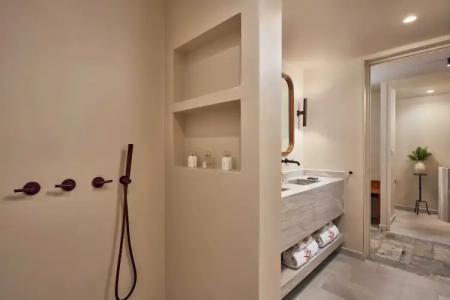 Mykonos Theoxenia Boutique - 173