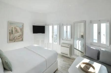 Aqua Luxury Suites Santorini - 47