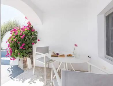 Aqua Luxury Suites Santorini - 44