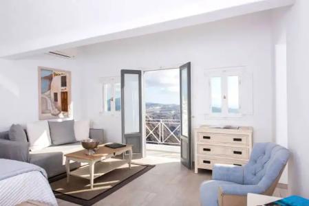 Aqua Luxury Suites Santorini - 71