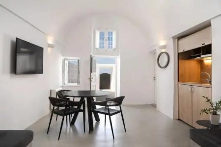 Aqua Luxury Suites Santorini - 27