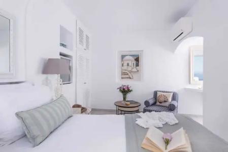 Aqua Luxury Suites Santorini - 41