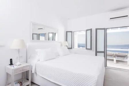 Aqua Luxury Suites Santorini - 3