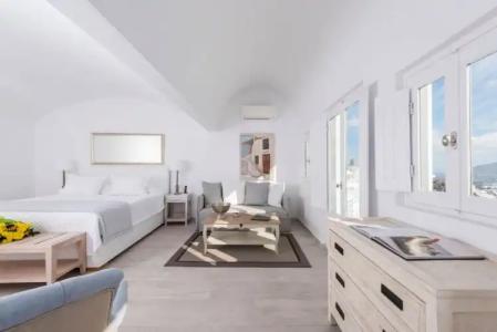 Aqua Luxury Suites Santorini - 70