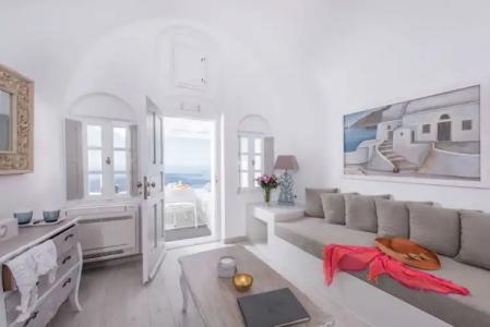 Aqua Luxury Suites Santorini - 73