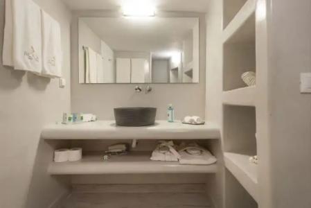 Aqua Luxury Suites Santorini - 76