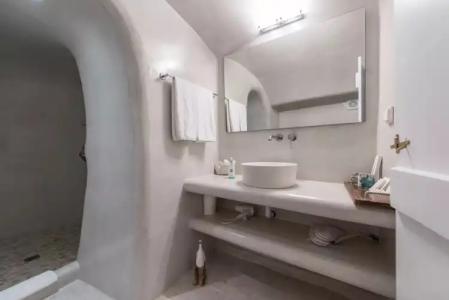 Aqua Luxury Suites Santorini - 58