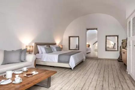 Aqua Luxury Suites Santorini - 86