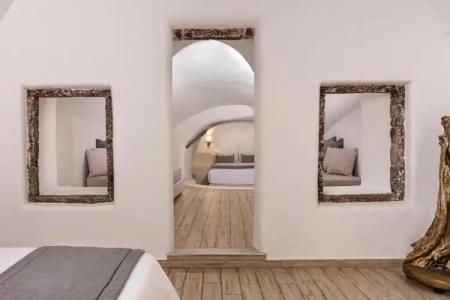 Aqua Luxury Suites Santorini - 89