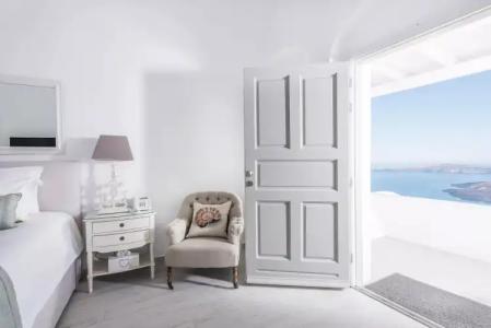 Aqua Luxury Suites Santorini - 57