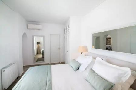 Aqua Luxury Suites Santorini - 95