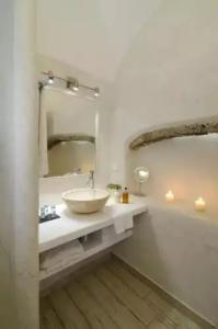 Aqua Luxury Suites Santorini - 90