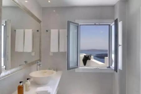 Aqua Luxury Suites Santorini - 161