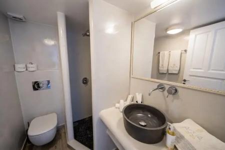 Aqua Luxury Suites Santorini - 7