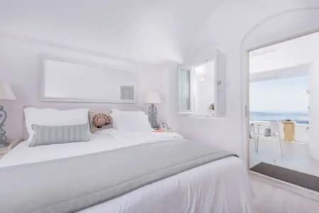 Aqua Luxury Suites Santorini - 64