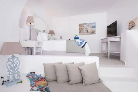 Aqua Luxury Suites Santorini - 68