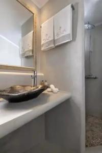 Aqua Luxury Suites Santorini - 157