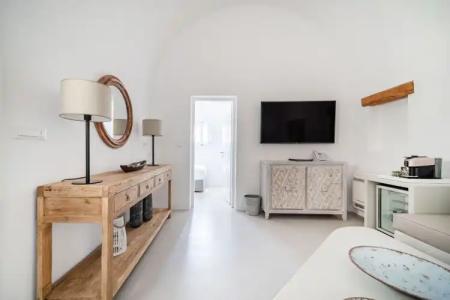 Aqua Luxury Suites Santorini - 305