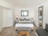 Honeymoon Suite with Panoramic Caldera and Volcano Sea View
