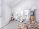 Double Junior Suite with Panoramic Caldera and Volcano Sea View