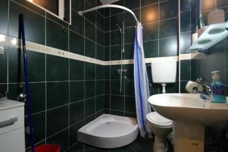 Lighthouse Apartments - 24