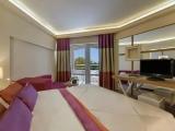 Standard Triple room with sea view