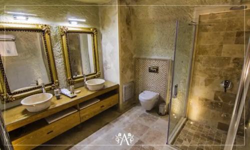 Azure Cave Suites - 59