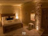 Honeymoon Double Cave Suite