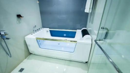 Arman Juffair Mall - 111