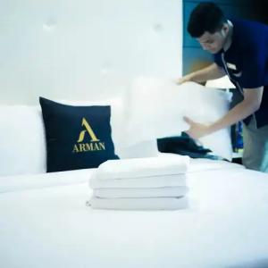 Arman Juffair Mall - 100