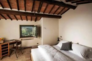 Farm Stay «Salcheto WineHouse», Montepulciano