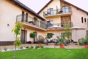 Barackvirag Apartmanhaz, Tihany