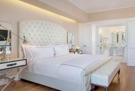 Mr C Beverly Hills - 32