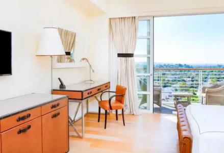 Mr C Beverly Hills - 55