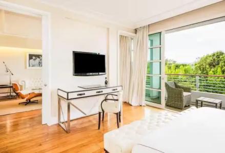 Mr C Beverly Hills - 71