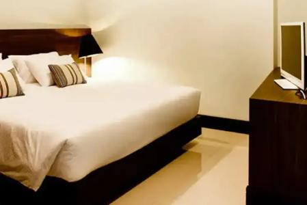 Crystal Suites Suvarnbhumi Airport - 43