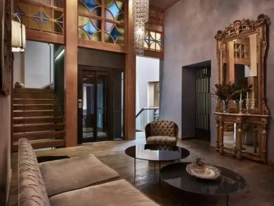 Domus Renier Boutique - Historics Worldwide - 17