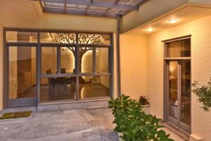 Villa Olivia, Athens