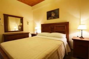 Driopes Villas, Koroni