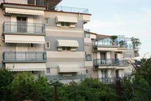 Drossinos Studios, Poros
