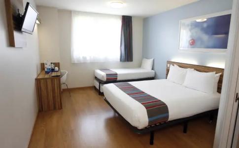 Travelodge Madrid Alcalá - 2