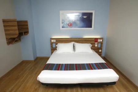 Travelodge Madrid Alcalá - 26