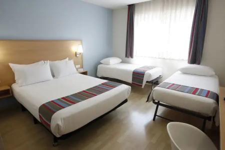 Travelodge Madrid Alcalá - 3