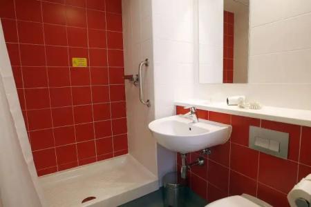 Travelodge Madrid Alcalá - 8