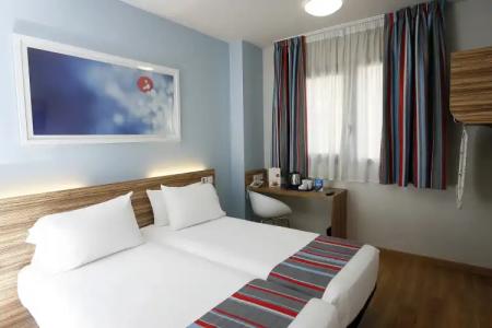 Travelodge Madrid Alcalá - 24
