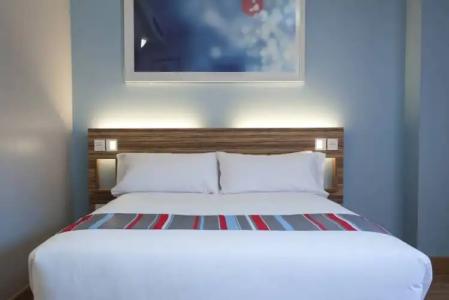 Travelodge Madrid Alcalá - 52