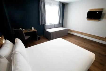 Travelodge Madrid Alcalá - 37