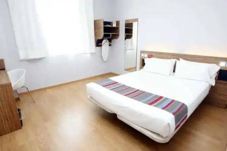 Travelodge Madrid Alcalá - 59